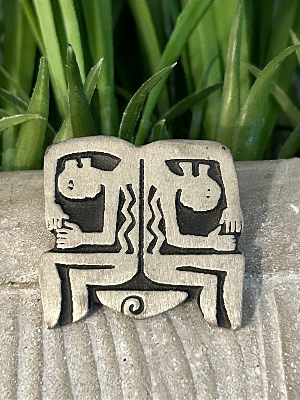 Alice Seely Silver-Tone Double Figure Art Pin - Modern Tribal Design Y2K